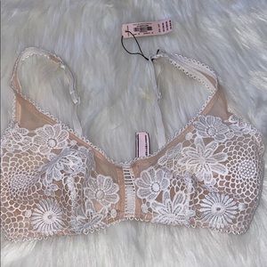 New with tags Victoria’s Secret Bralette